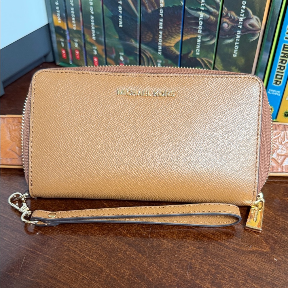 Michael Kors Brown Wristlet Clutch NWOT